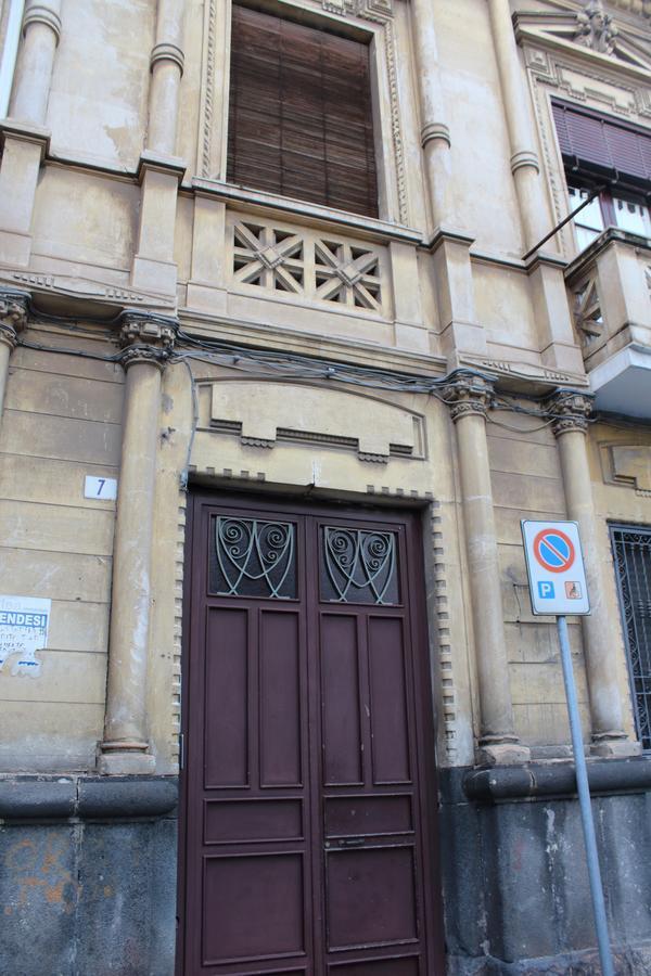 Dante Rooms Catania Bagian luar foto