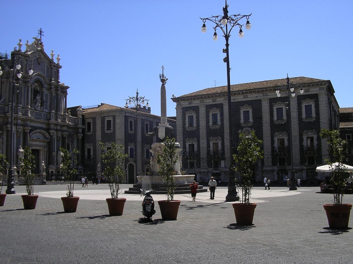 Dante Rooms Catania Bagian luar foto